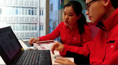 Hilti Management Trainee working on a computer in Shanghai